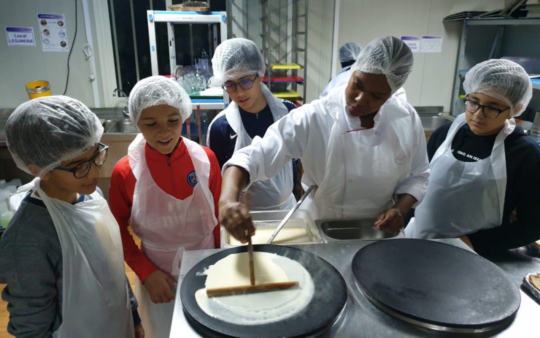 LES ÉLÈVES DE 5e A L’ECOLE DU “BON PETIT-DÉJEUNER”