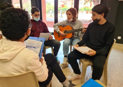 [VIDEO] DEUX CLASSES DE 4e EN ATELIER D’ECRITURE AVEC LA CHANTEUSE CLIO