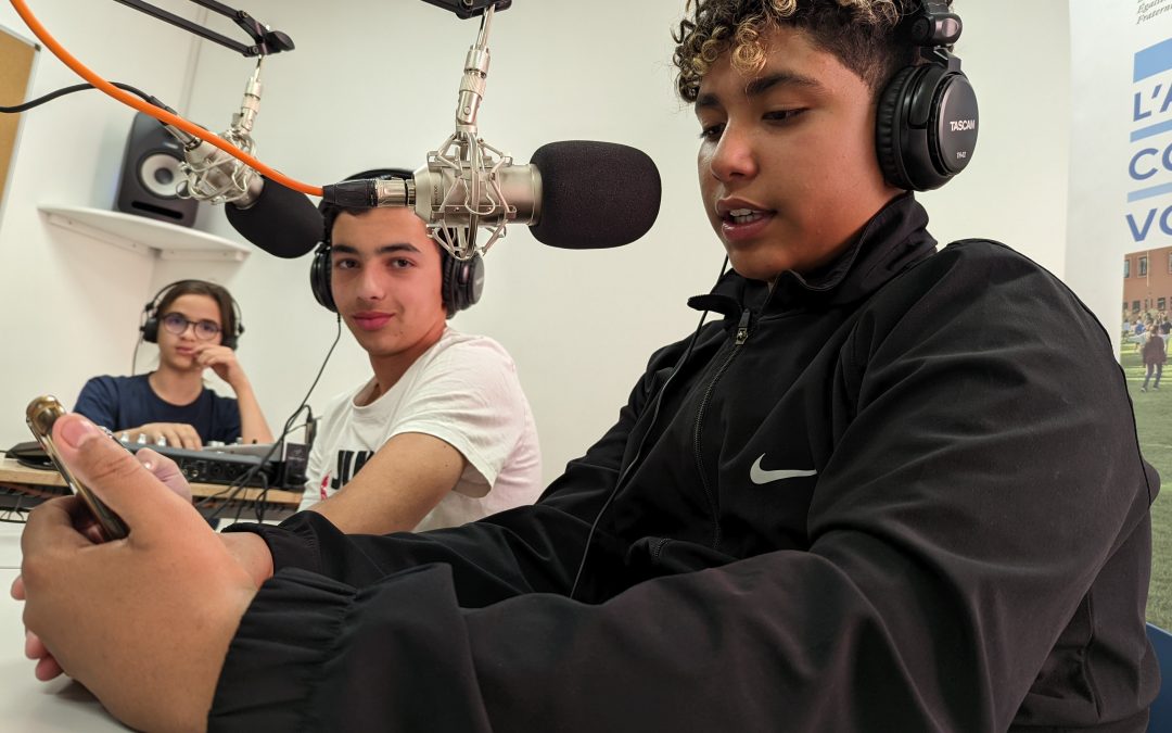 LA CLASSE MEDIA DE 4.2 REALISE SA 1ERE EMISSION RADIO EN DIRECT SUR LE THEME DE MARRAKECH